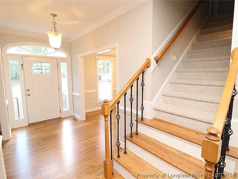 107 Hardaway Ct — Photo 2