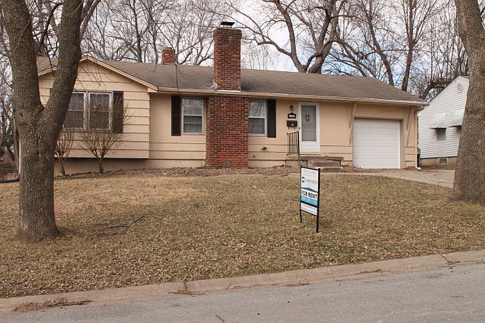 1st image of 4706 S Fuller Ave