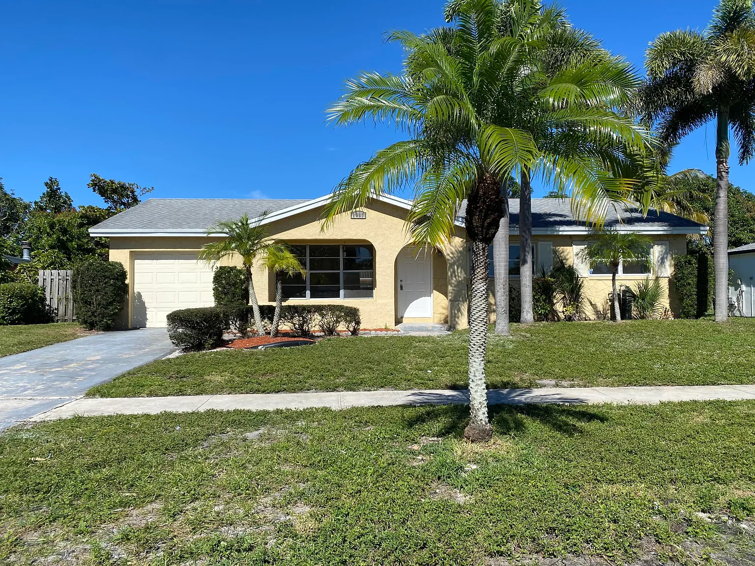 4 bed, 2.0 bath, 1773 sqft, $3,500 — Photo 2