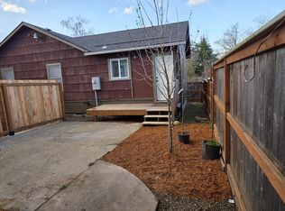 6825 NE Prescott St #B, Portland, OR 97218