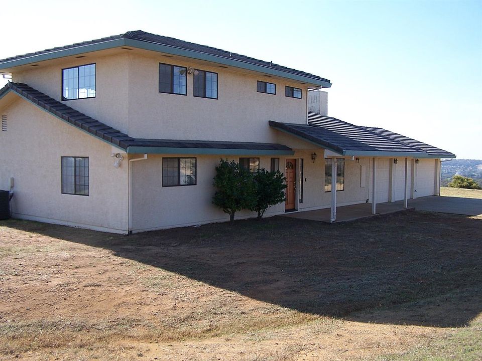 1st image of 3864 Loma Dr