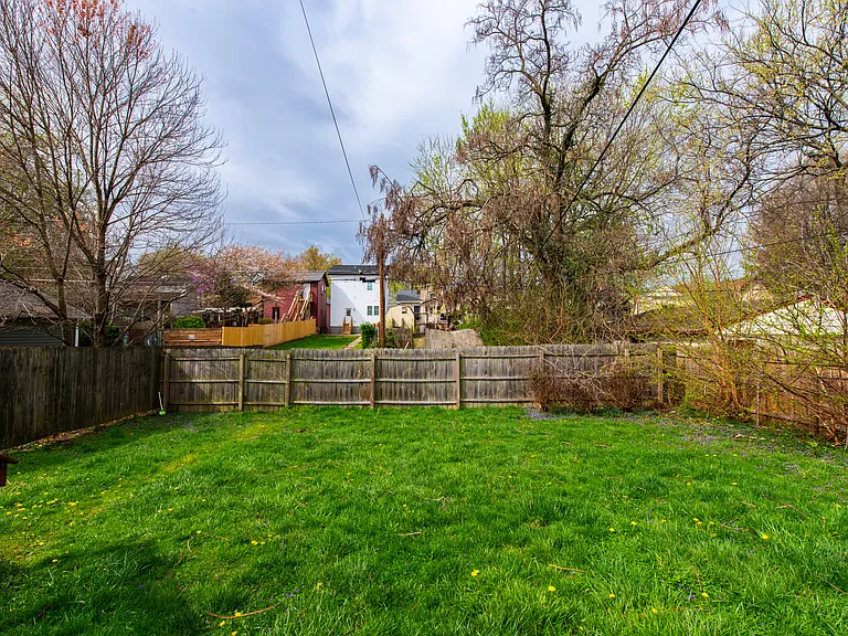 1218 Fischer Ave — Photo 36