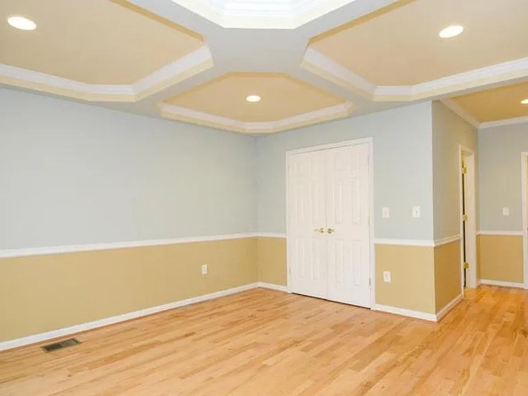 2326 E Fayette St — Photo 9