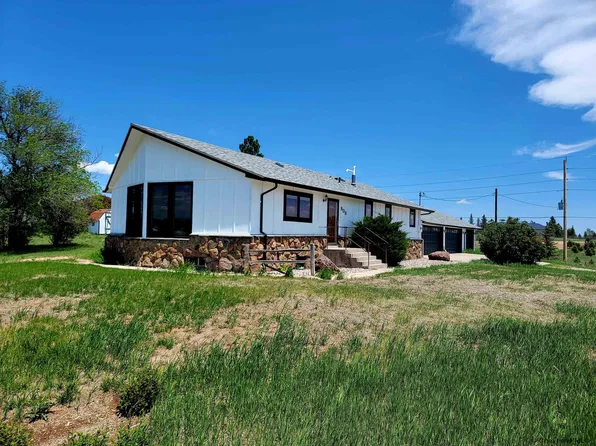 808 E Laughlin Rd, Cheyenne, WY 82009