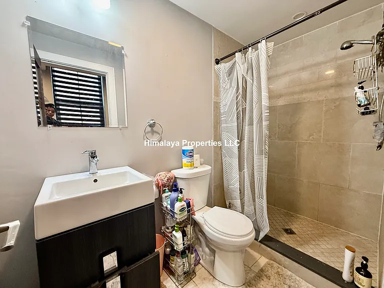407 Dudley St #6 — Photo 15
