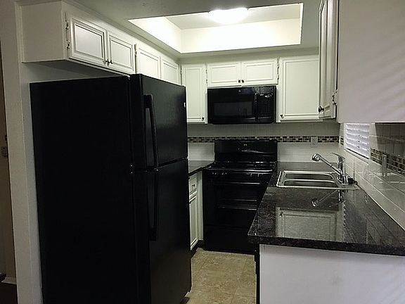 5th image of 5328 Riverton Ave APT 204