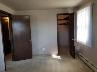 509 Spinnaker Ln APT F, Green Bay, WI 54302
