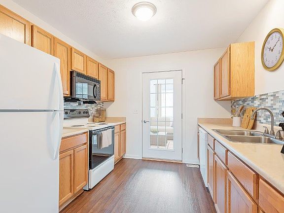 3rd image of 33 Hickory Ln #2-28