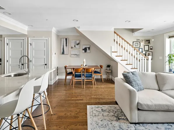 136 Sydney St #6, Dorchester, MA 02125