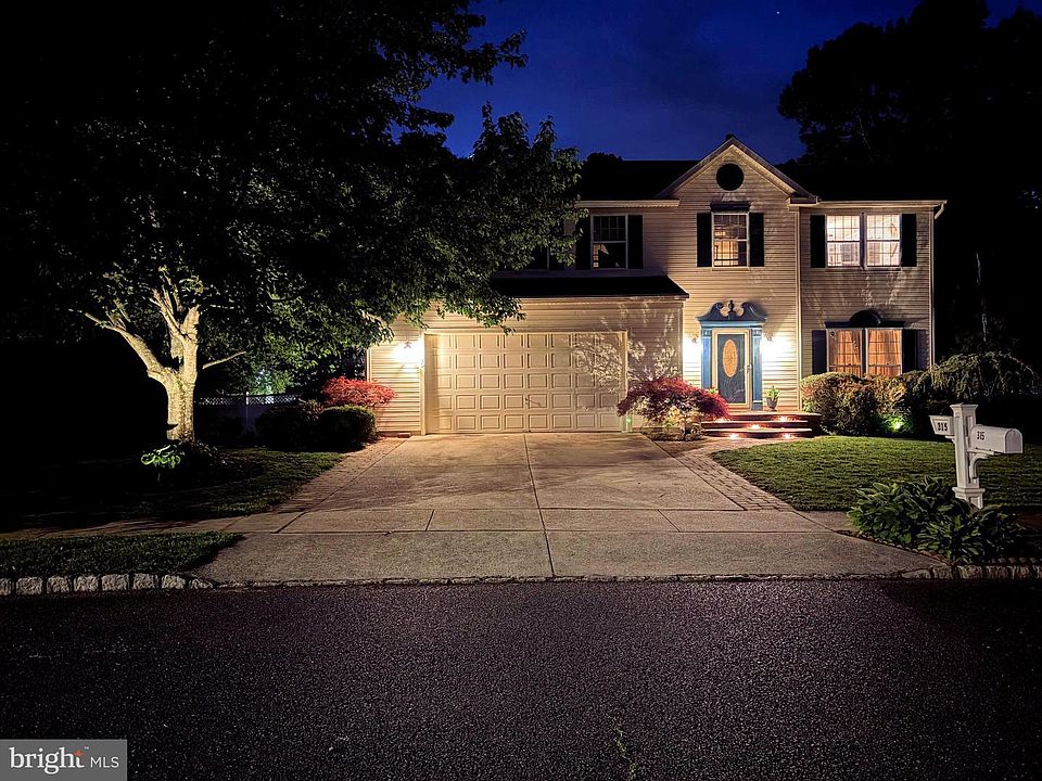 1st image of 315 Blossom Cir