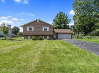 4955 Saint John Dr, Syracuse, NY 13215