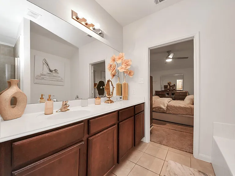 9423 Grand Spark Dr — Photo 15