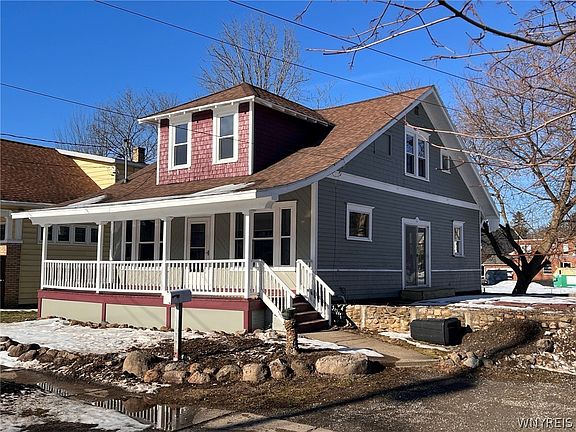 2nd image of 8 Rix Pl