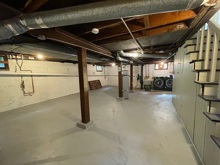 2409 NW Raleigh St — Photo 40