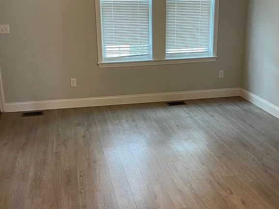 5th image of 860 Sandwich Rd #1