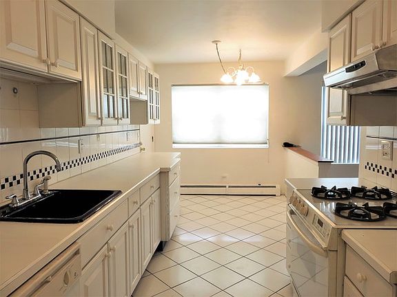 4th image of 5769 N Northwest Hwy #601