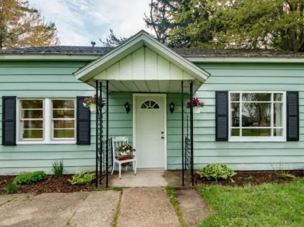 70 N Lake St, Grant, MI 49327