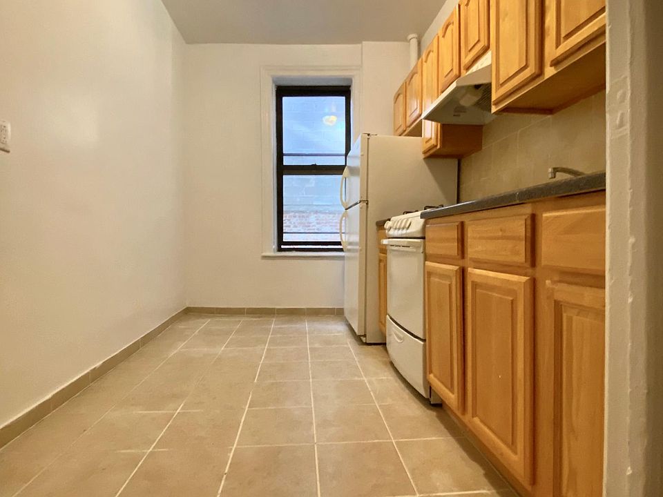 2nd image of 3085 Brighton 13th St APT 4J