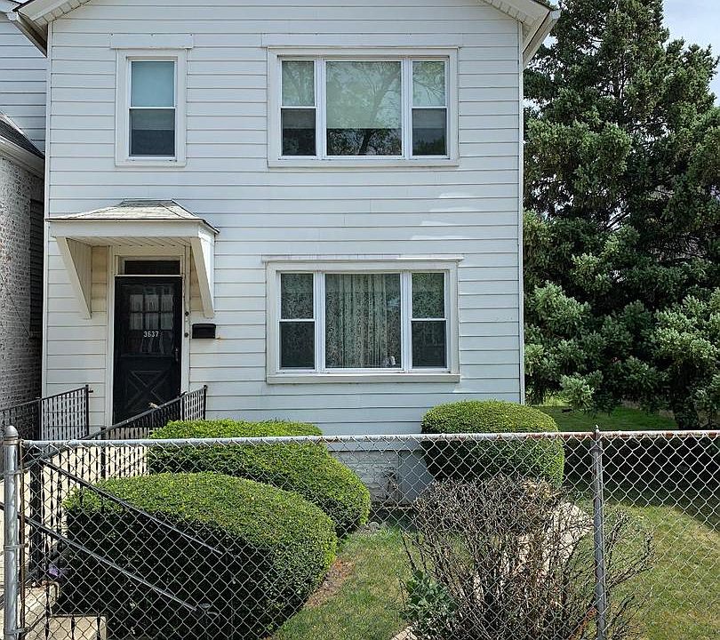 2nd image of 3637-39 S Emerald Ave
