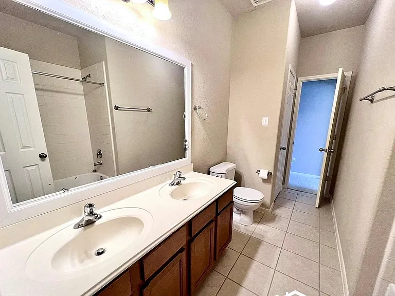9923 Bronze Mill Ln — Photo 23