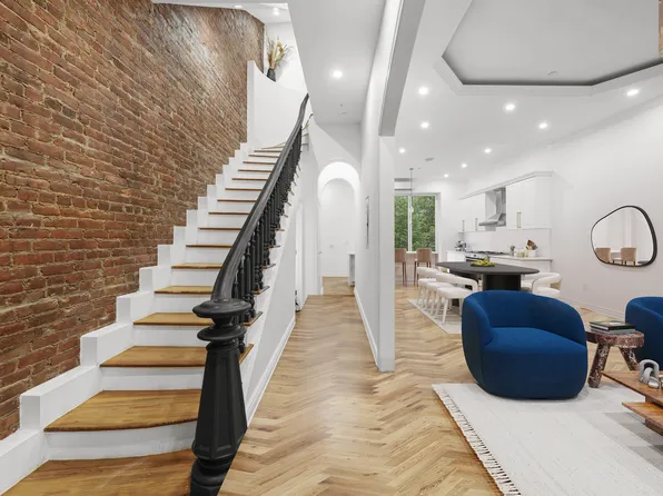 237 Saint James Place image 2 of 20