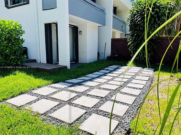 4th image of 2180 Brickell Ave #A