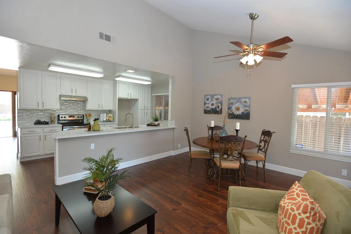 8341 Peachtree Ave photo 1