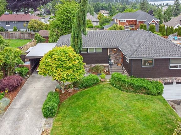 2nd image of 3012 Sunset Dr W