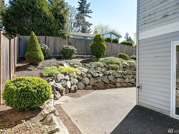 4th image of 12736B 35th Ave NE