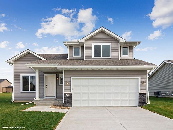 2nd image of 204 Summit Cir NW