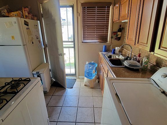 5th image of 3166 Winslow Rd