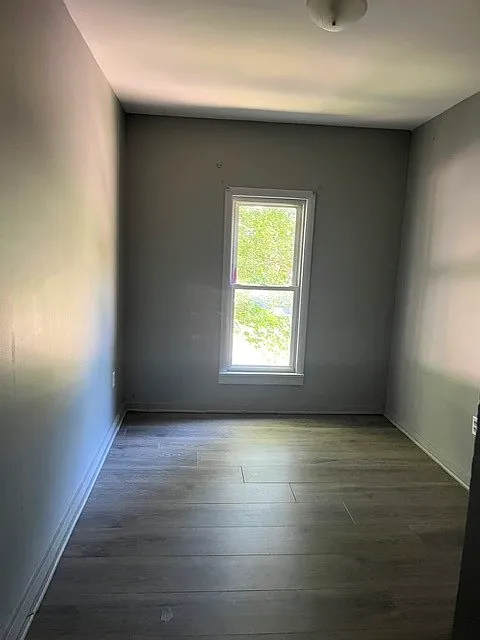 2 bed, 1.0 bath, 2009 sqft, $900 — Photo 4