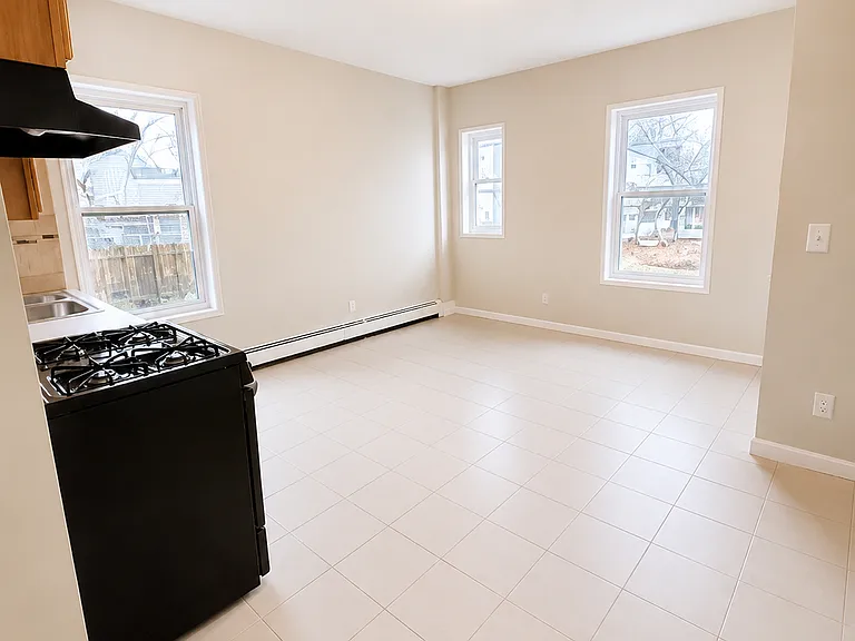 161 S 10th St #3LB — Photo 2