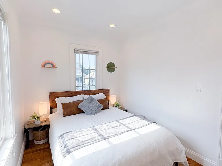 87 Stephen St #1C — Photo 83