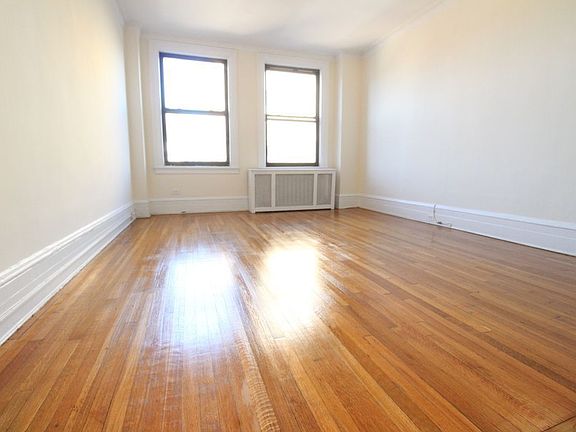 3rd image of 124 W 72nd St #12CC