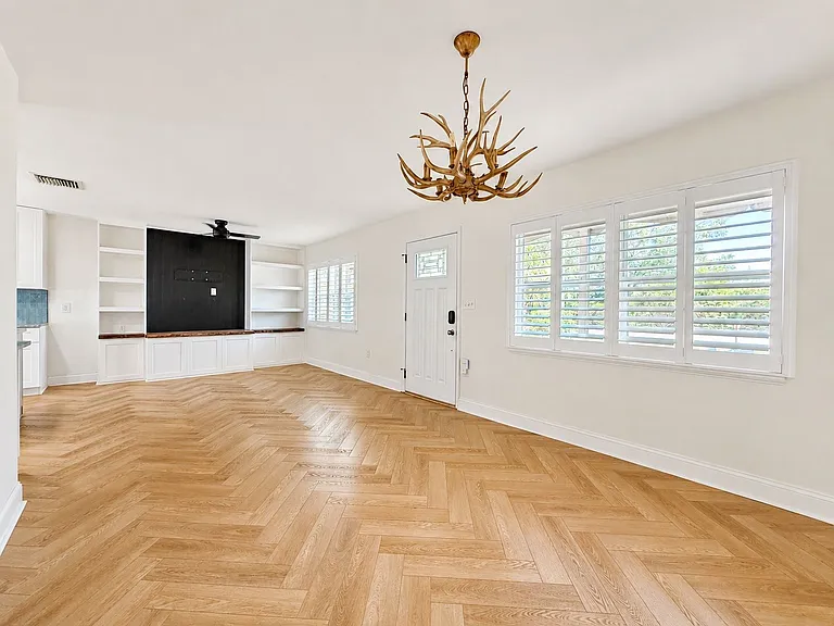 4305 W Bay Ave — Photo 5