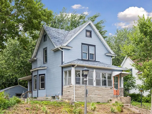 1037 Kent St, Saint Paul, MN 55117