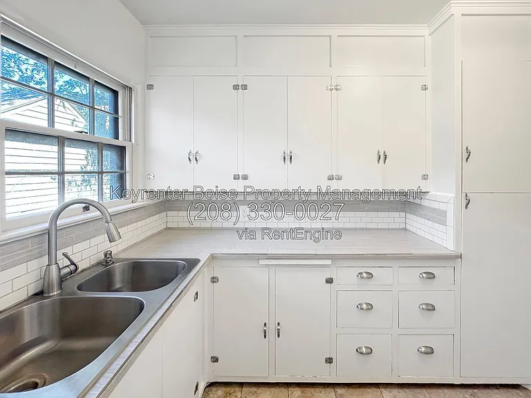 1203 N 8th St — Photo 7