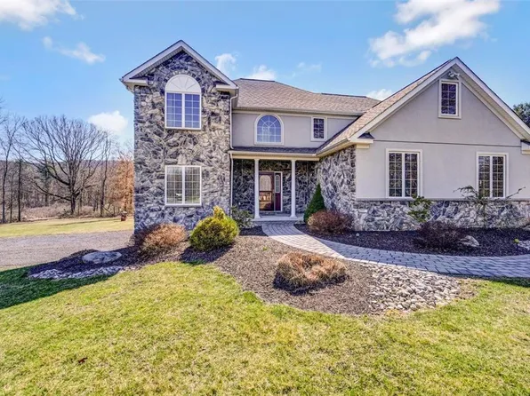 110 Thrones Way, Brodheadsville, PA 18322