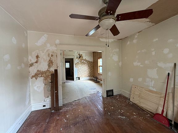 2nd image of 529 Maple St