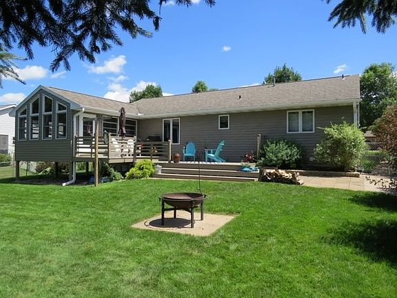 3rd image of 1502 Beechwood Dr