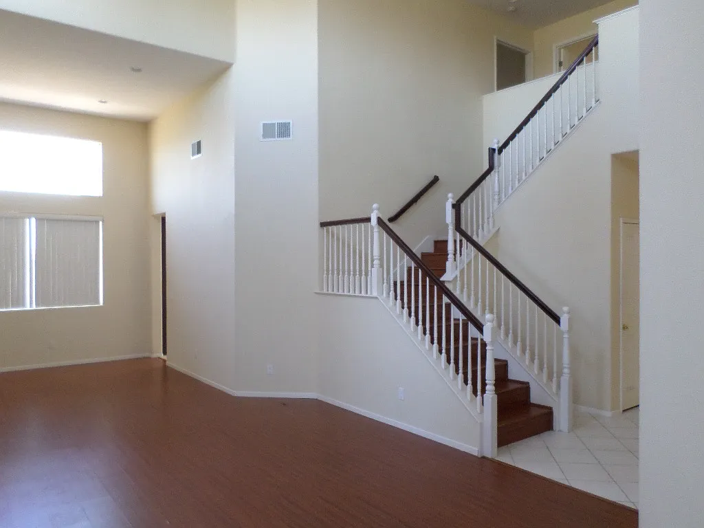 5 bed, 2637 sqft, $7,000 — Photo 3