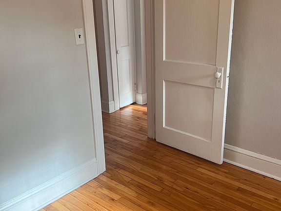 5th image of 568 Lincoln Ave APT 15
