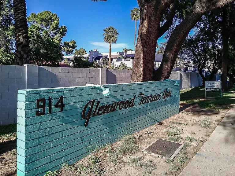914 W Glendale Ave #7 — Photo 30