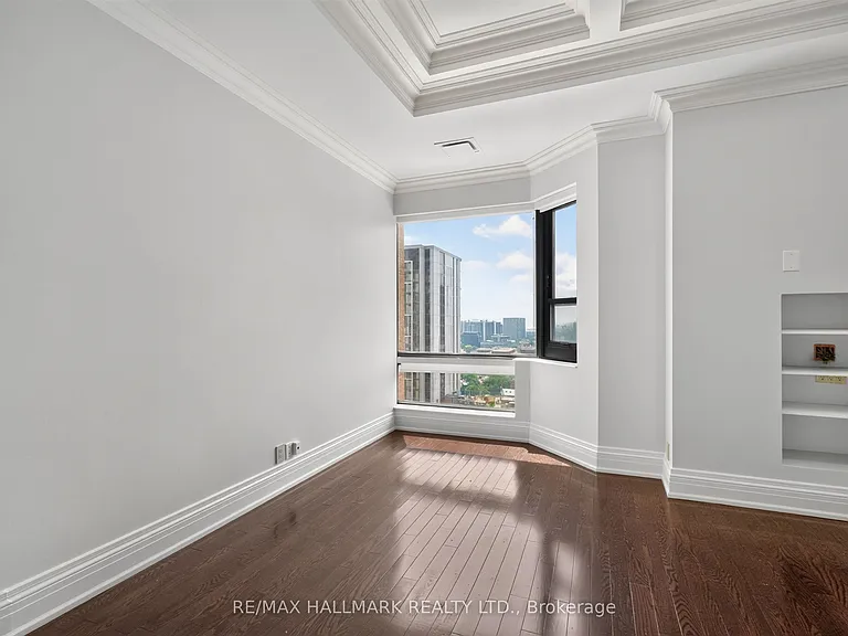 1166 Bay St #Penthouse 1 — Photo 36