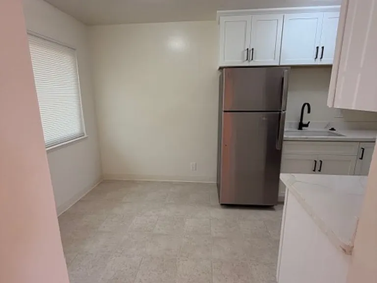 Dixon Townhouse — Photo 42