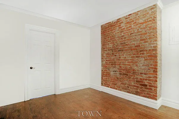 Rented by Yellowstone Equity Management Inc | media 4