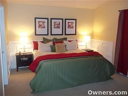 Spacious Master! Vaulted Ceilings-Nice!