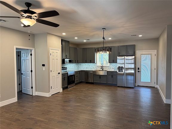 3rd image of 209 Haller St