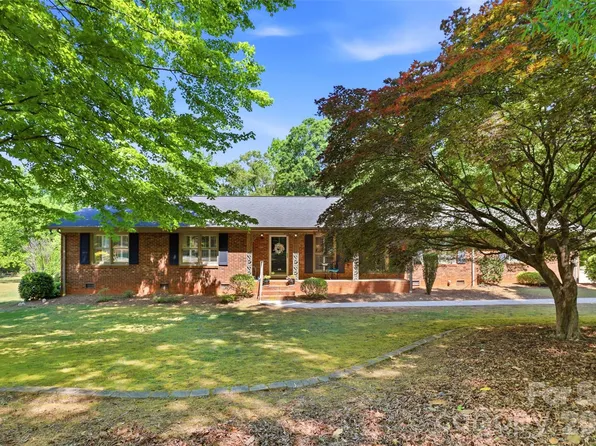 119 Essaw Rd, Waxhaw, NC 28173